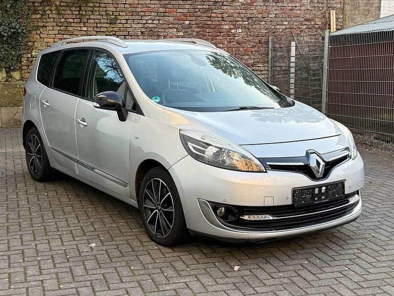 Silber Gebraucht 2013 Renault Scénic Bose Edition Van / Kleinbus | 7.500 € (Fairer Preis) - Bild 1/4