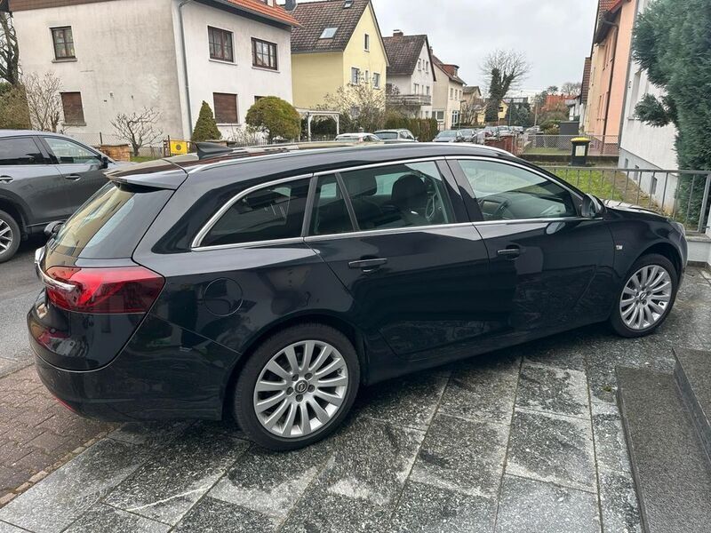 Schwarz Gebraucht 2016 Opel Insignia Sport Kombi | 9.999 € (Fairer Preis) - Bild 1/4