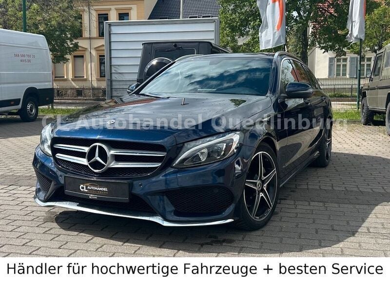 Blau Gebraucht 2018 Mercedes C200 AMG line Limousine | 16.490 € (Guter Preis) - Bild 1/4