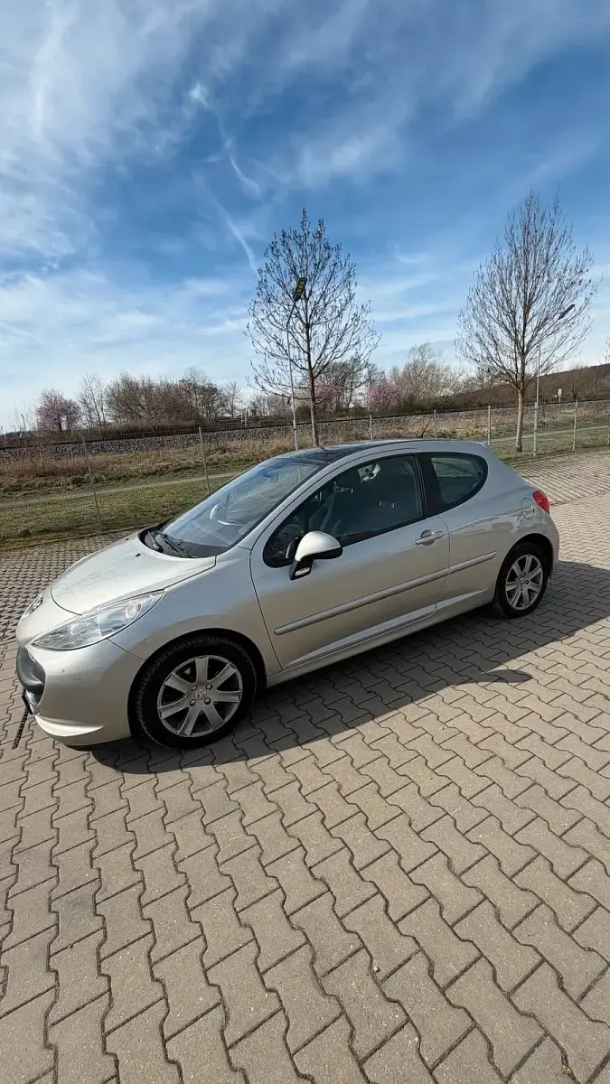 Gebraucht Peugeot 207 110 PS (80 kW) 2006 Silber Kleinwagen
