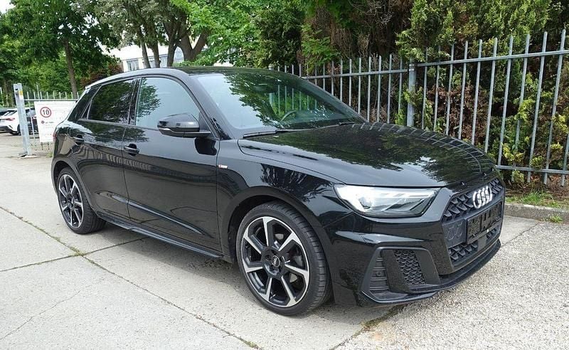 Mythosschwarz met. Gebraucht 2020 Audi A1 Sportback S-Line Kleinwagen | 18.495 € (Fairer Preis) - Bild 1/4