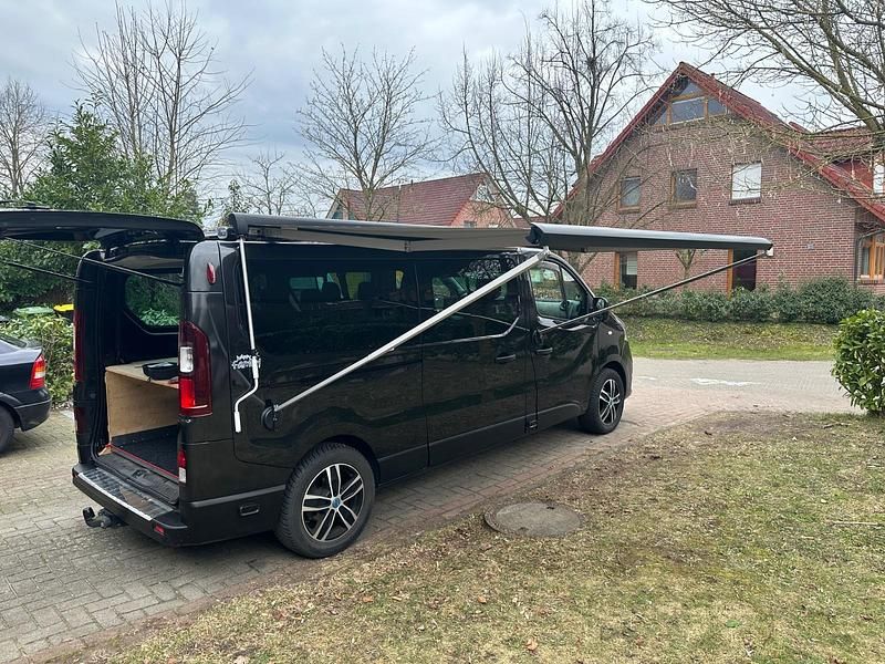 Gebraucht Renault Trafic 145 PS (106 kW) 2017 Schwarz Van / Kleinbus