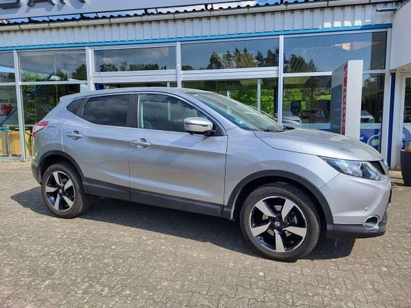 Gebraucht Nissan Qashqai N-Connecta 163 PS (119 kW) 2018 Silber SUV