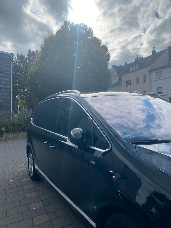 Gebraucht VW Sharan 140 PS (102 kW) 2013 Schwarz Van / Kleinbus