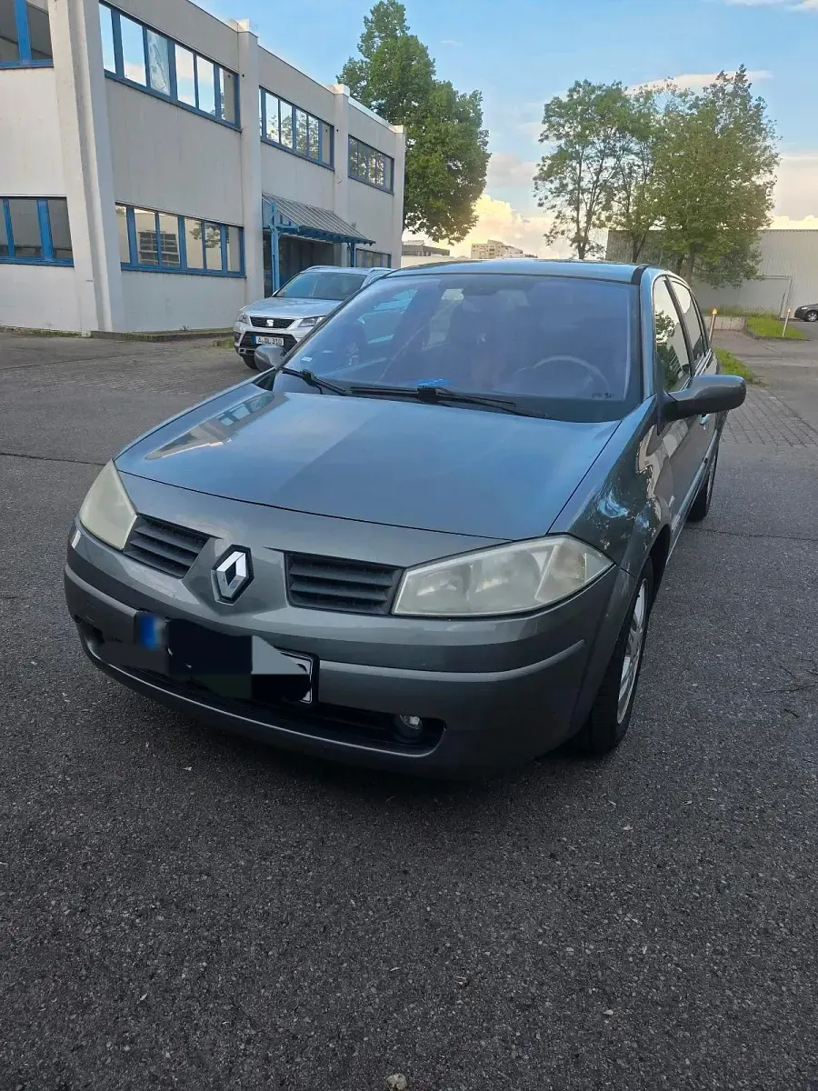 Brugt Renault Mégane II Authentique 140 HK (102 kW) 2003 Sølv Sedan