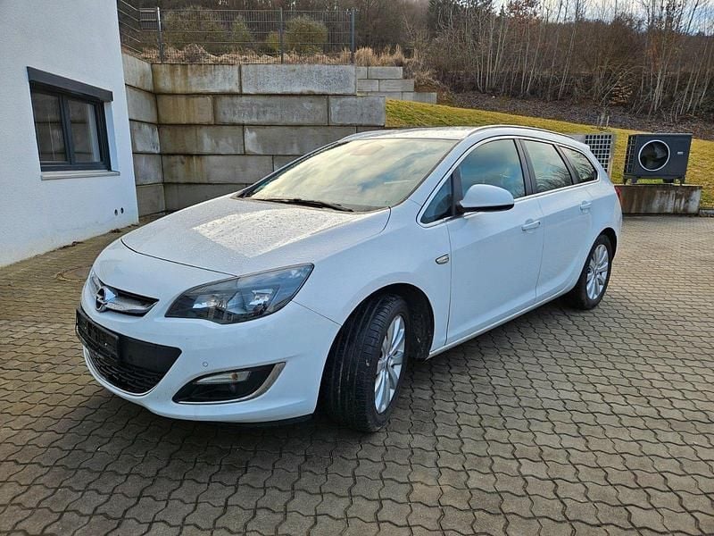 Gebraucht Opel Astra 136 PS (100 kW) 2015 Weiß Kombi