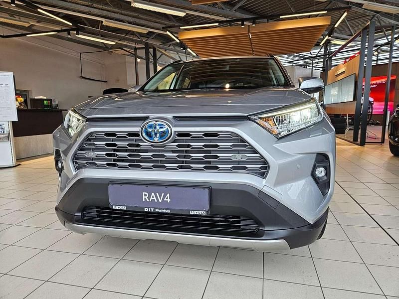 Neu Toyota RAV4 Hybrid 218 PS (160 kW) 2025 Lichtsilber SUV