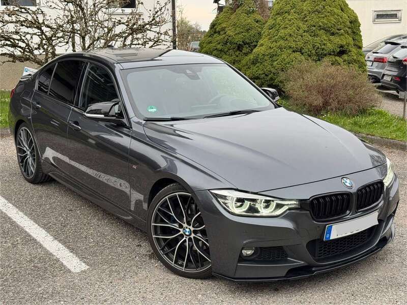 Grau Gebraucht 2016 BMW 330 M Sport Limousine | 22.450 € (Etwas zu teuer) - Bild 1/4