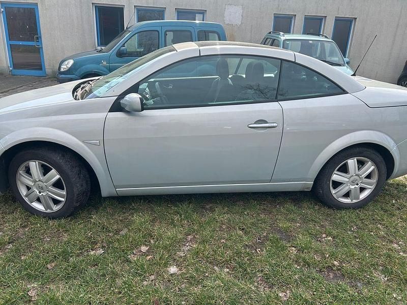 Gebraucht Renault Mégane Cabriolet Dynamique 113 PS (83 kW) 2004 Silber Cabrio
