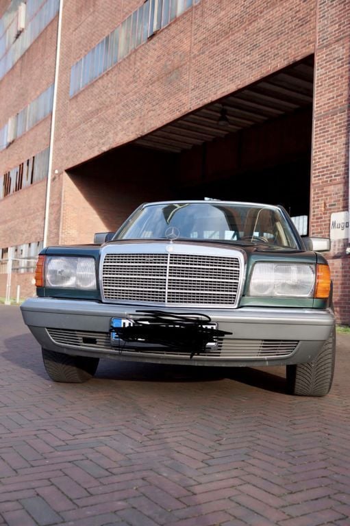 Grün Gebraucht 1988 Mercedes S420 Limousine | 13.499 € - Bild 1/4