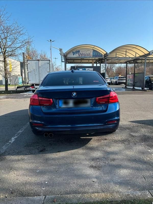 Gebraucht BMW 320 184 PS (135 kW) 2018 Blau Limousine