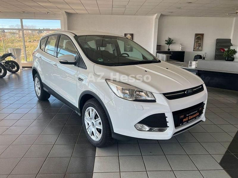 Gebraucht Ford Kuga Trend 120 PS (88 kW) 2016 Weiß SUV