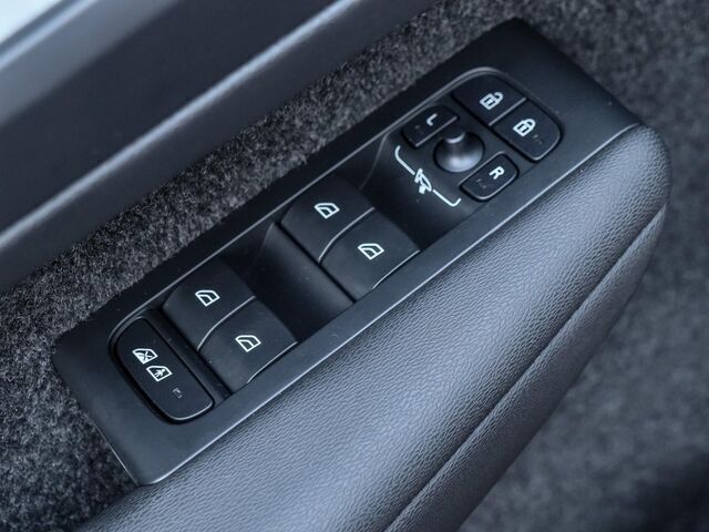 Gebraucht Volvo XC40 Core 163 PS (119 kW) 2023 Rot SUV