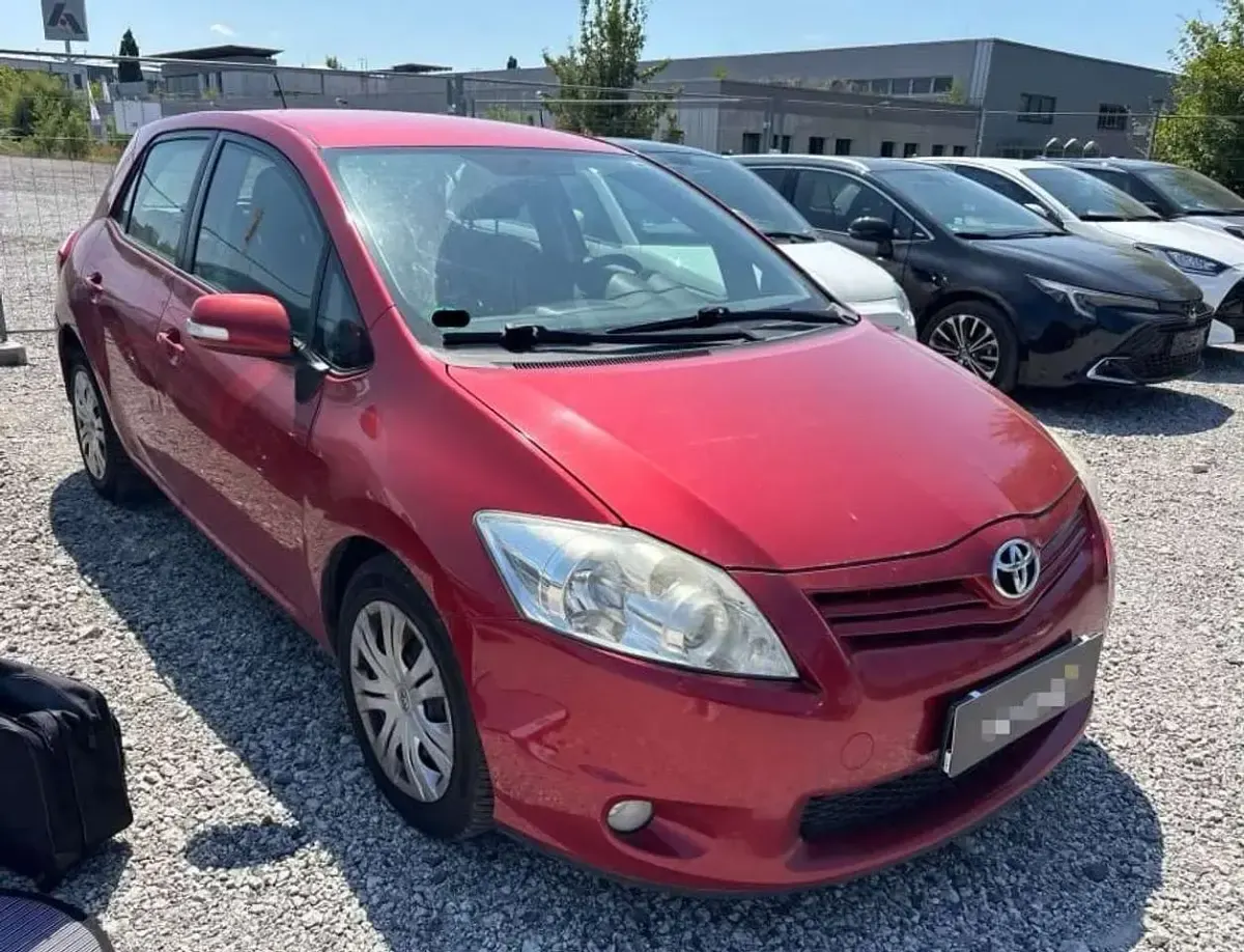 Gebraucht Toyota Auris Life 90 PS (66 kW) 2011 Navachorot mica metallic Kleinwagen