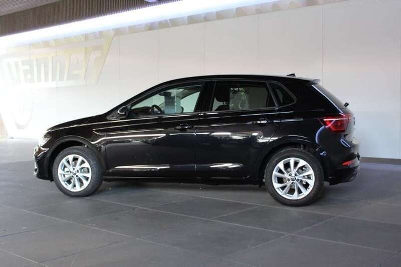 Deepblackperleffekt Neu 2024 VW Polo IQ Drive Kleinwagen | 26.550 € (Guter Preis) - Bild 1/4