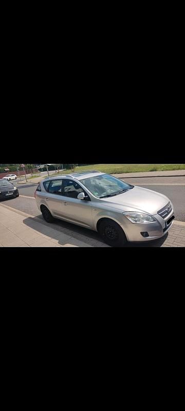 Silber Gebraucht 2007 Kia Ceed Kombi | 2.500 € - Bild 1/4