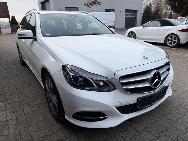 Gebraucht Mercedes E200 184 PS (135 kW) 2013 Weiß Kombi