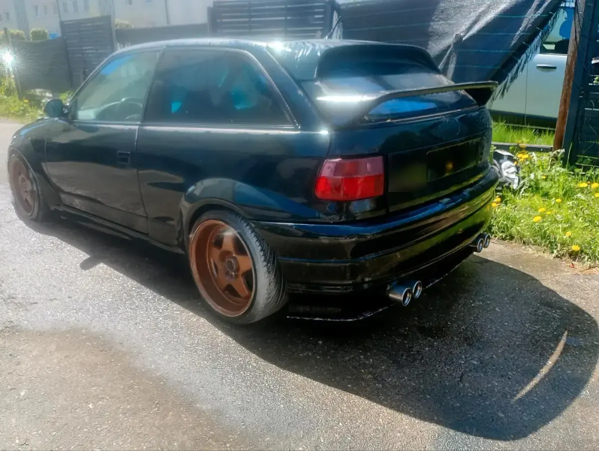 Gebraucht Opel Astra 160 PS (117 kW) 1992 Schwarz Coupé