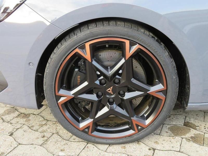 Neu Cupra Leon VZ 333 PS (244 kW) 2025 Grau Limousine