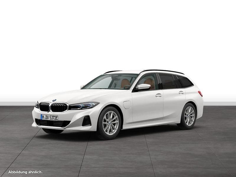 Gebraucht 2024 BMW 330e Comfort Edition Kombi | 51.551 € - Bild 1/4