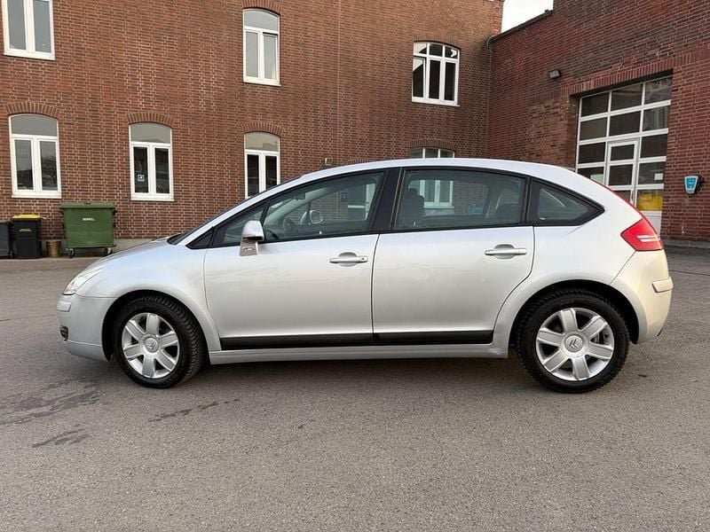 Gebraucht Citroën C4 Comfort 109 PS (80 kW) 2006 Silber Limousine