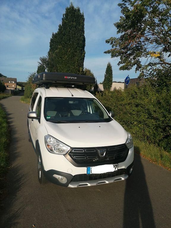 Weiß Gebraucht 2019 Dacia Dokker Stepway Van | 13.600 € (Fairer Preis) - Bild 1/4