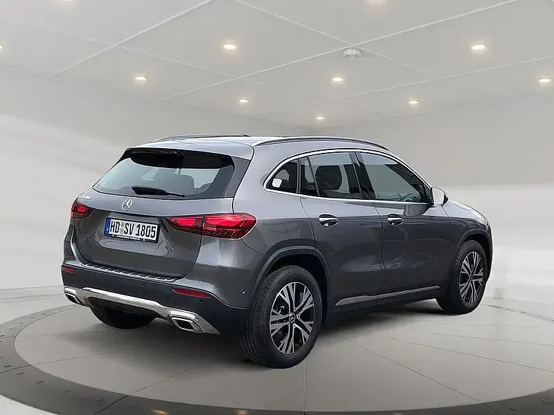 Gebraucht Mercedes GLA180 136 PS (100 kW) 2026 Grau metalliclack mountaingrau SUV