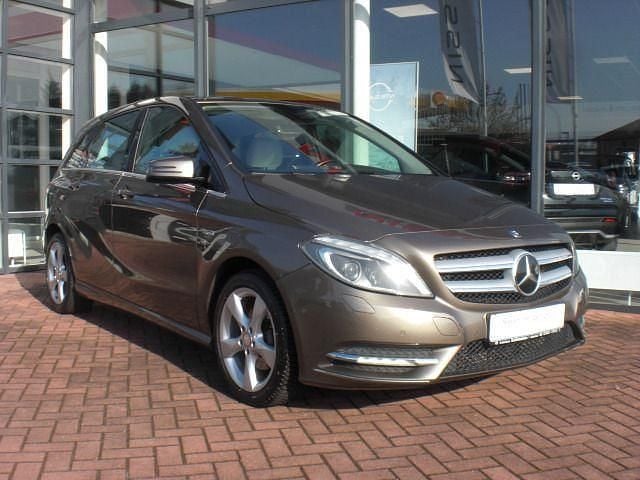 Gebraucht Mercedes B200 156 PS (114 kW) 2012 Grau Van / Kleinbus