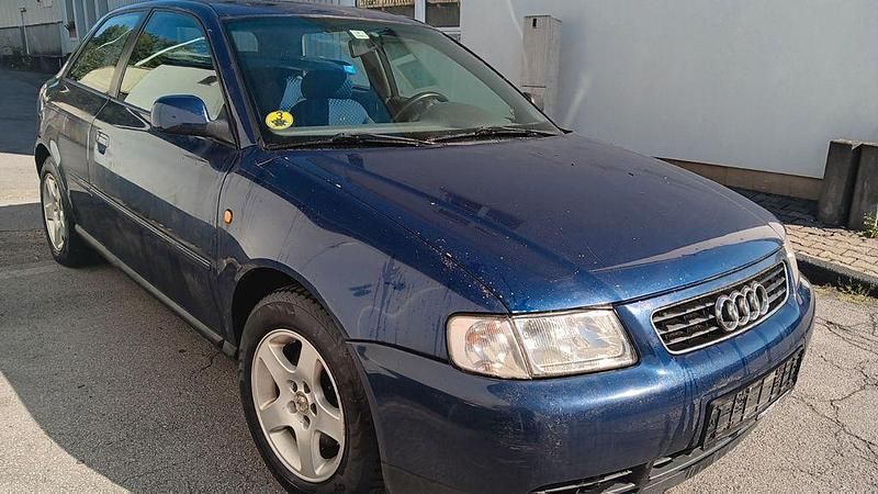 Blau Gebraucht 1998 Audi A3 Ambition Limousine | 1.299 € (Guter Preis) - Bild 1/4
