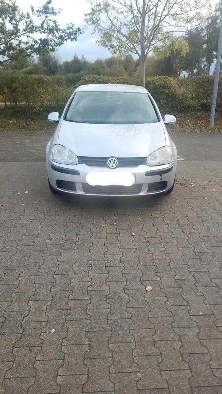 Silber Gebraucht 2005 VW Golf V Kleinwagen | 1.450 € (Guter Preis) - Bild 1/4