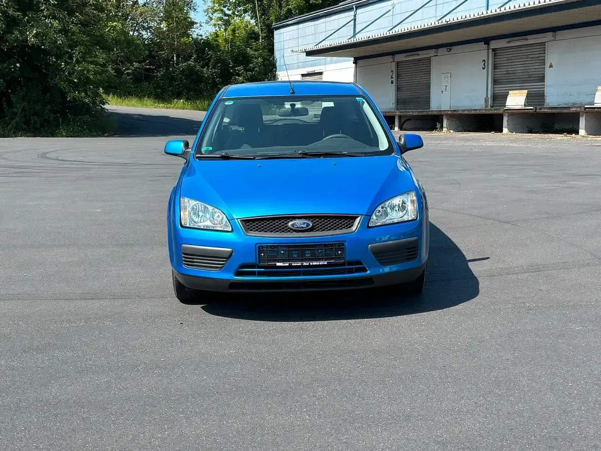 Gebraucht Ford Focus Ambiente 101 PS (74 kW) 2006 Blau Kombi