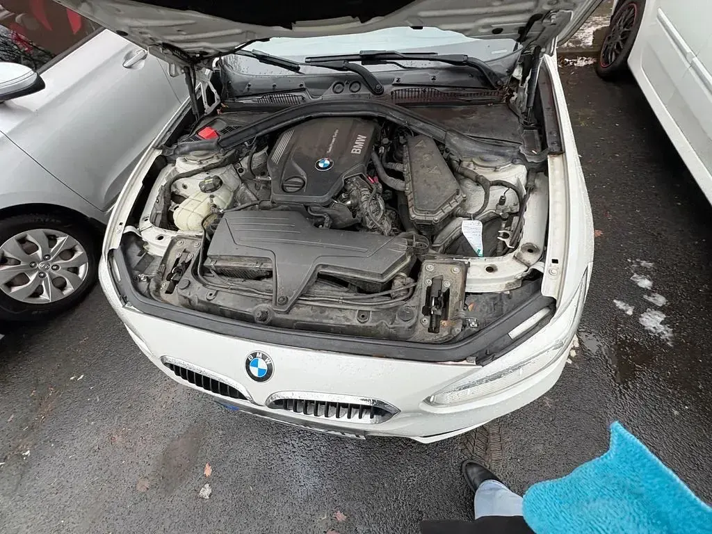 Gebraucht BMW 120 Advantage 190 PS (139 kW) 2015 Weiß Kleinwagen