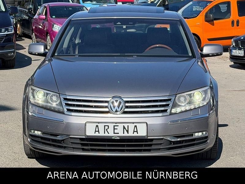 Gebraucht VW Phaeton 239 PS (175 kW) 2011 Arabesque silber Limousine