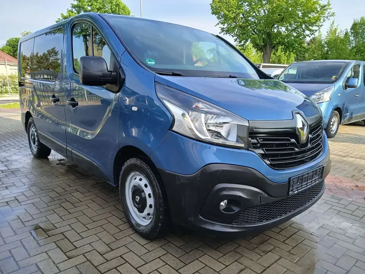 Gebraucht Renault Trafic 125 PS (91 kW) 2017 Blau Van / Kleinbus
