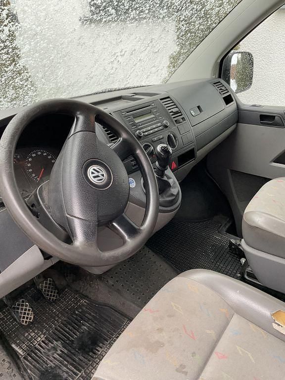 Weiß Gebraucht 2008 VW T5 Van | 7.100 € (Etwas zu teuer) - Bild 1/4
