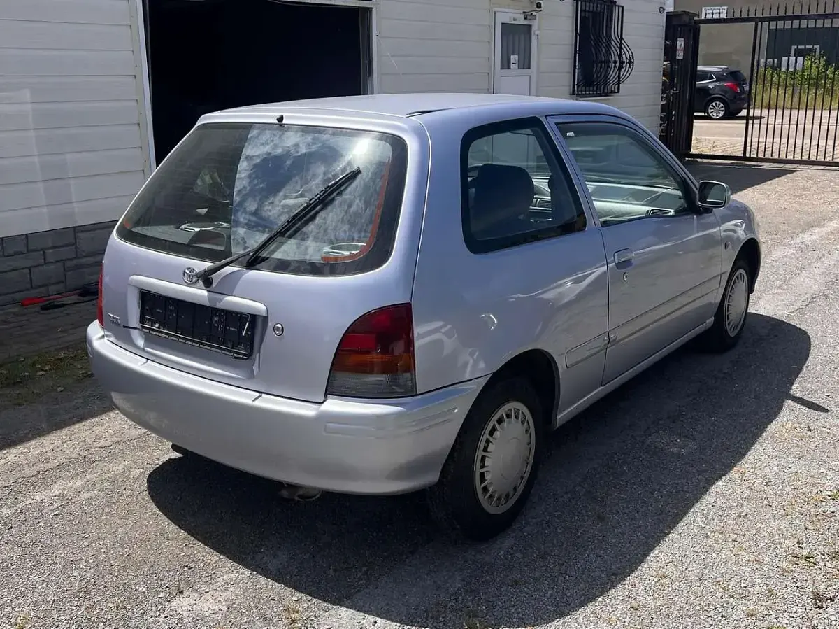 Gebraucht Toyota Starlet 75 PS (55 kW) 1998 Other Kleinwagen
