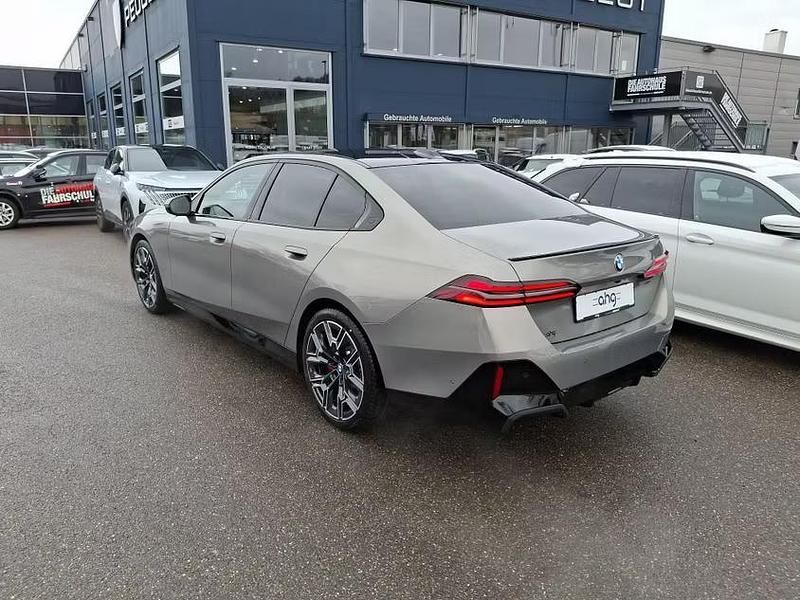 Neu BMW 540 M Sport 303 PS (222 kW) 2026 Grau Limousine