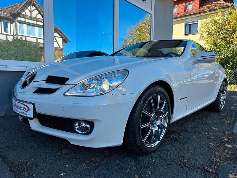 Weiß Gebraucht 2008 Mercedes SLK200 Cabrio | 18.999 € (Teuer) - Bild 1/4
