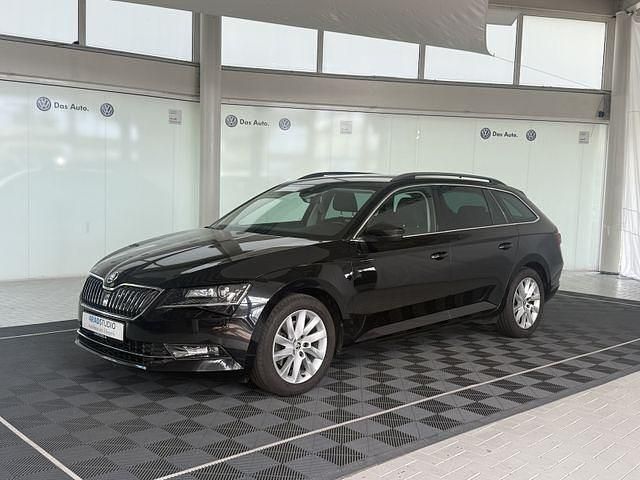 Schwarz Gebraucht 2016 Skoda Superb Kombi | 12.880 € (Guter Preis) - Bild 1/4