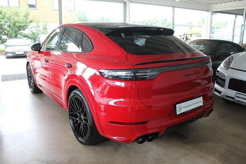 Neu Porsche Cayenne Coupe 460 PS (338 kW) 2025 Rot Coupé