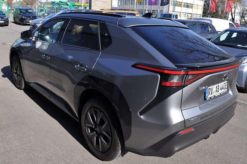 Gebraucht Toyota bZ4X 164 kW (224 PS) 2026 Precious metal SUV