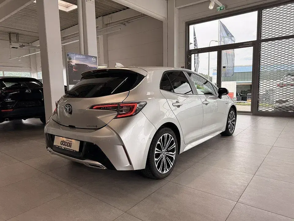 Gebraucht Toyota Corolla Hybrid 184 PS (135 kW) 2020 Grau Limousine
