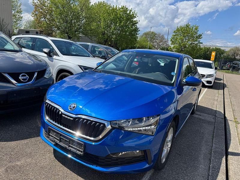 Blau Gebraucht 2020 Skoda Scala Active Kleinwagen | 11.799 € (Fairer Preis) - Bild 1/4