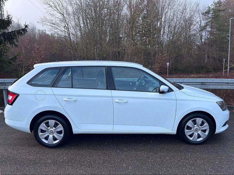 Gebraucht Skoda Fabia Ambition 105 PS (77 kW) 2015 Weiß Kombi