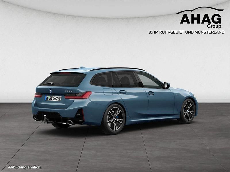 Gebraucht BMW 330e Performance 292 PS (214 kW) 2025 Blau Kombi