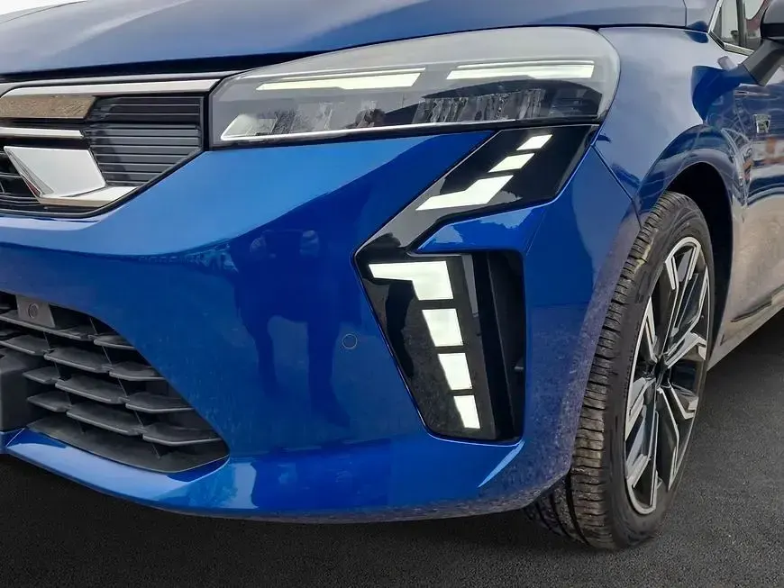 Neu Mitsubishi Colt Edition 143 PS (105 kW) 2025 Royal blau metallic Kleinwagen