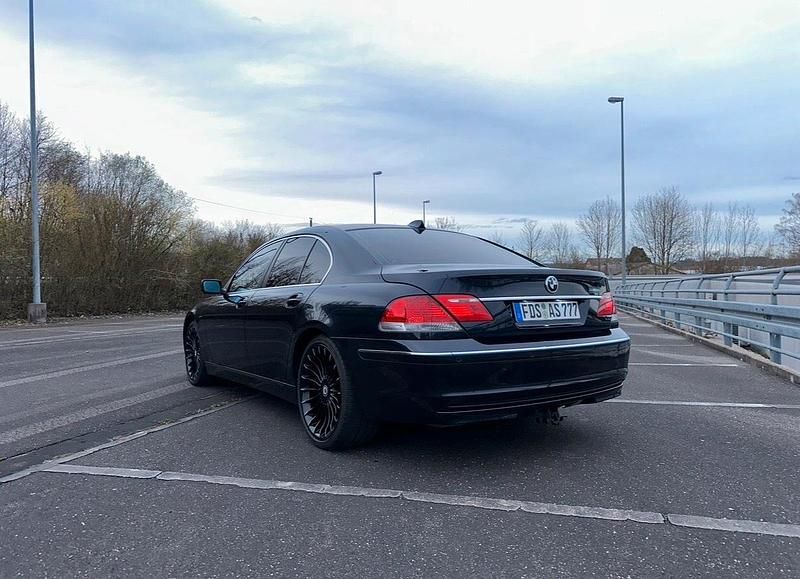 Gebraucht BMW 730 231 PS (169 kW) 2005 Blau Limousine