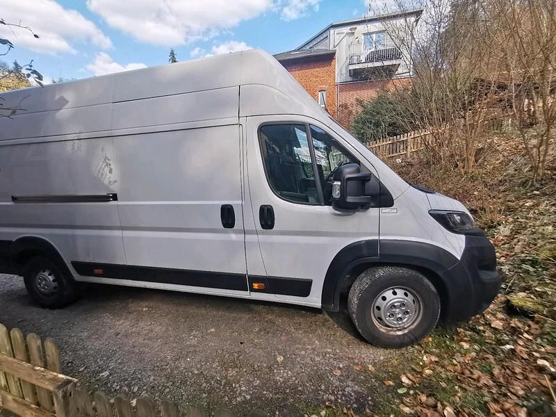 Gebraucht Peugeot Boxer 165 PS (121 kW) 2023 Weiß Van