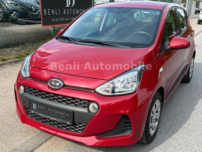 Rot Gebraucht 2019 Hyundai i10 Trend Kleinwagen | 8.490 € (Superpreis) - Bild 1/4