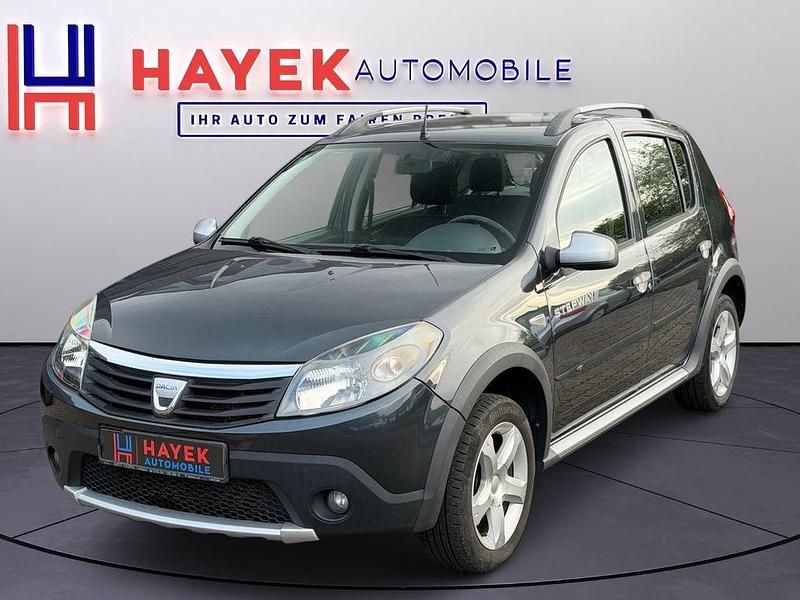 Grau Gebraucht 2010 Dacia Sandero Stepway Kleinwagen | 3.150 € (Fairer Preis) - Bild 1/4